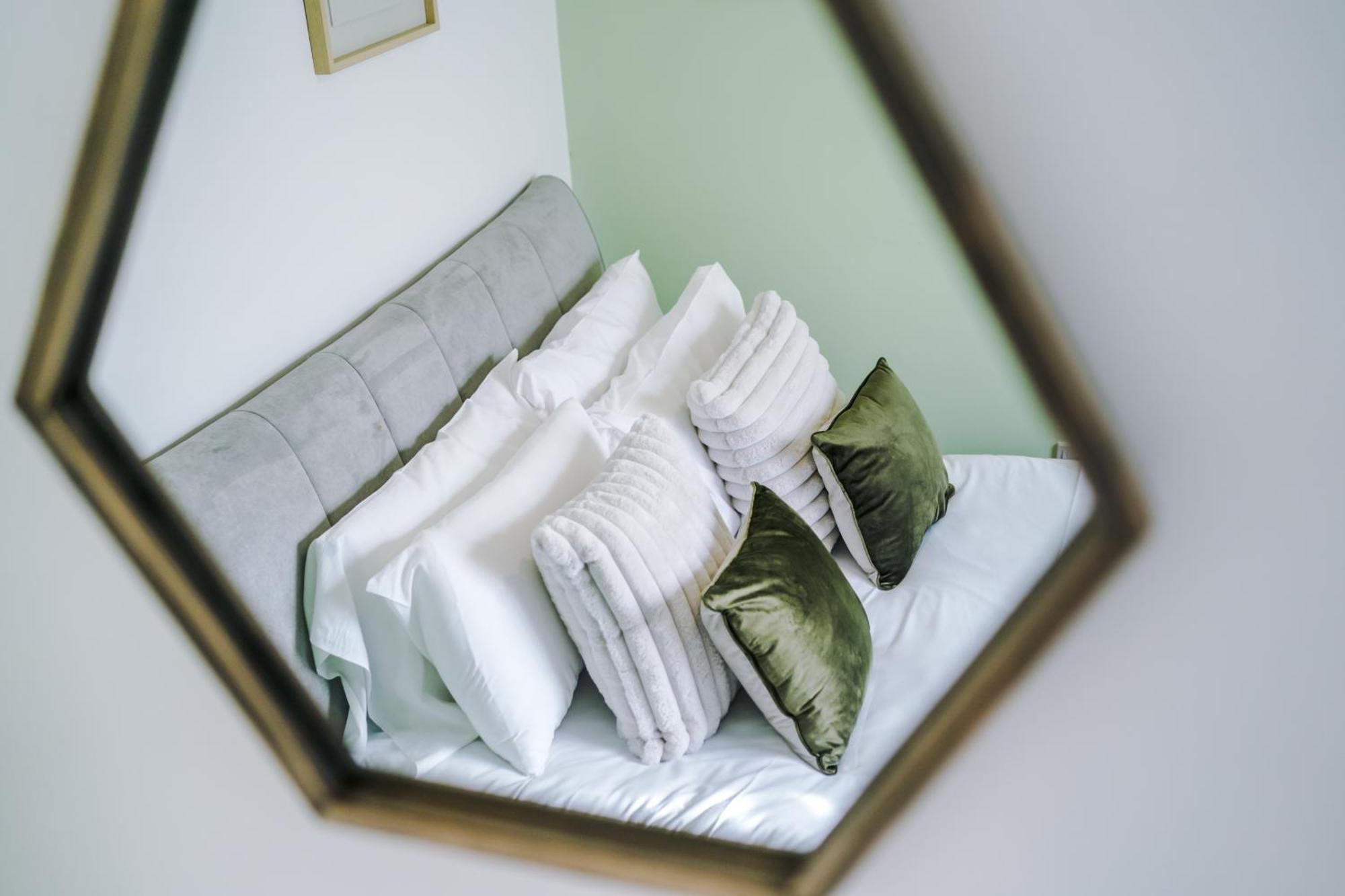 Large 7 Bedroom Town House In Chester City Centre ภายนอก รูปภาพ